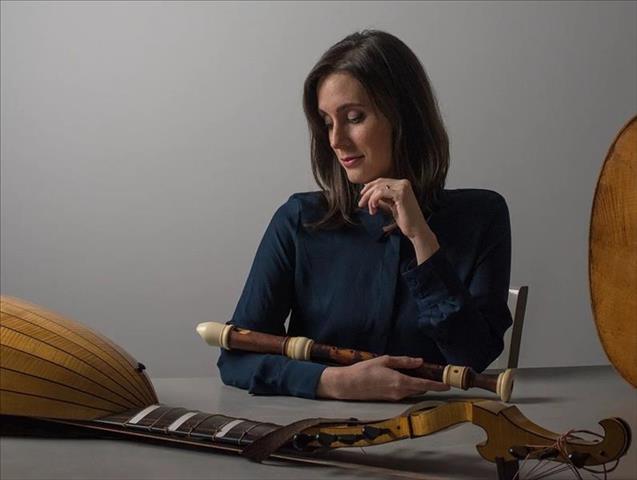 Isabel Favilla Dieupart Recorder Theorbo.jpg